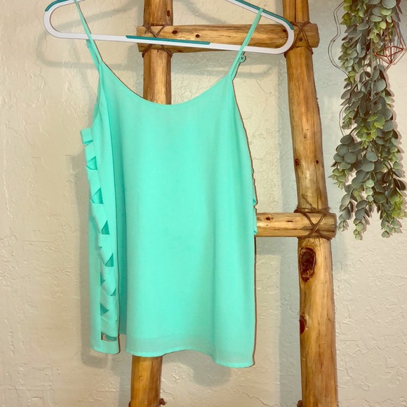 Sea foam green tank - Picture 1 of 3